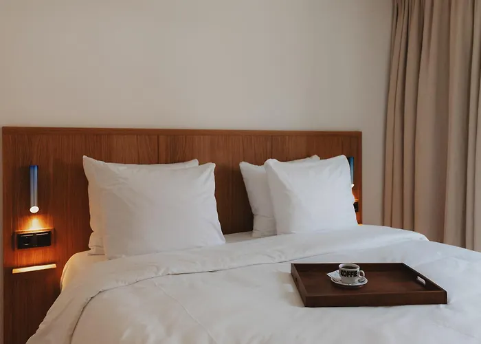 Man Met Bril Koffie Hotel Rotterdam